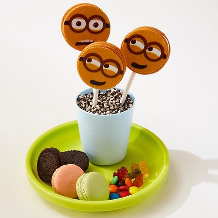 Hotel Conrad Bangkok Exterior foto Minion-themed desserts