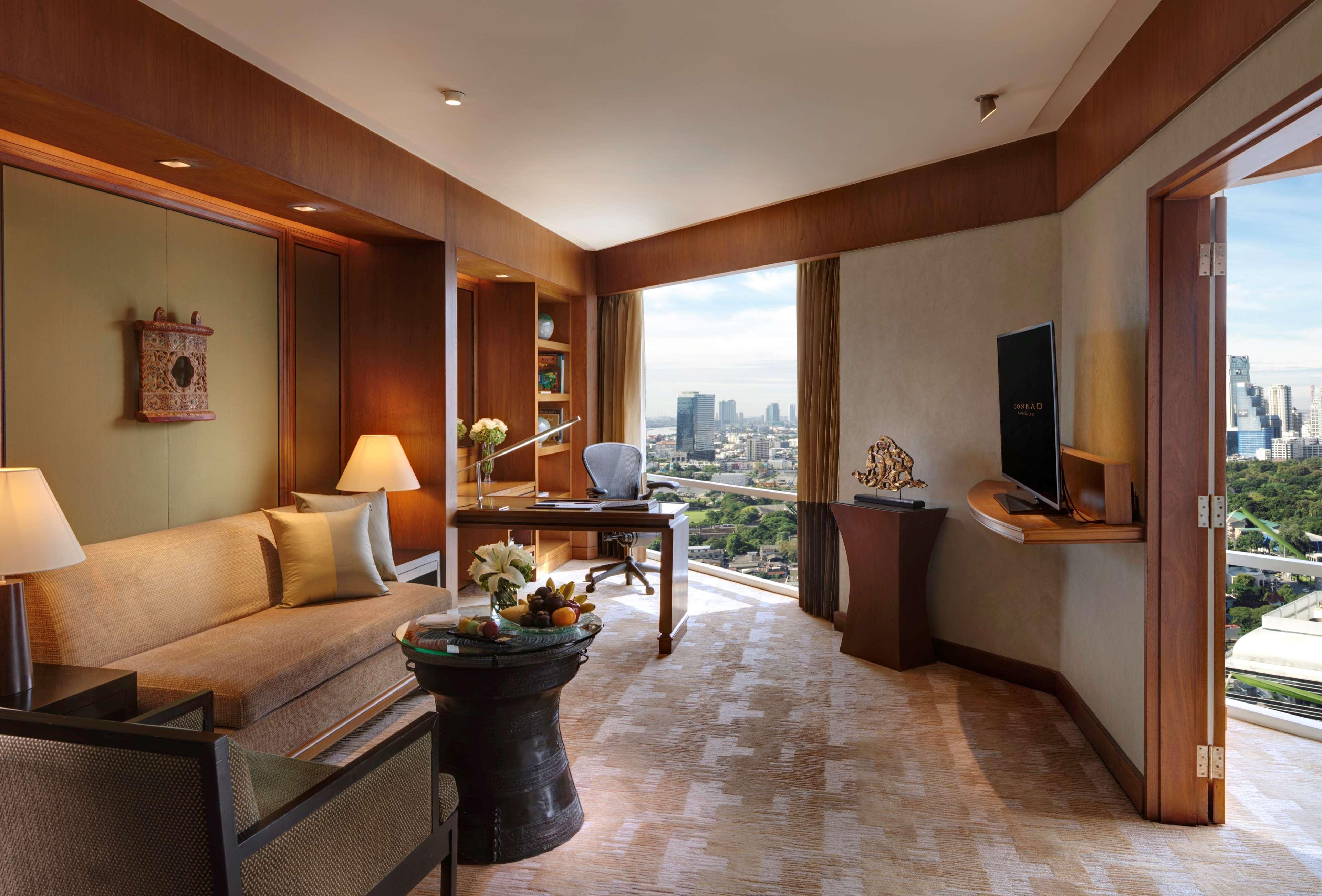 Hotel Conrad Bangkok Exterior foto A suite at the hotel