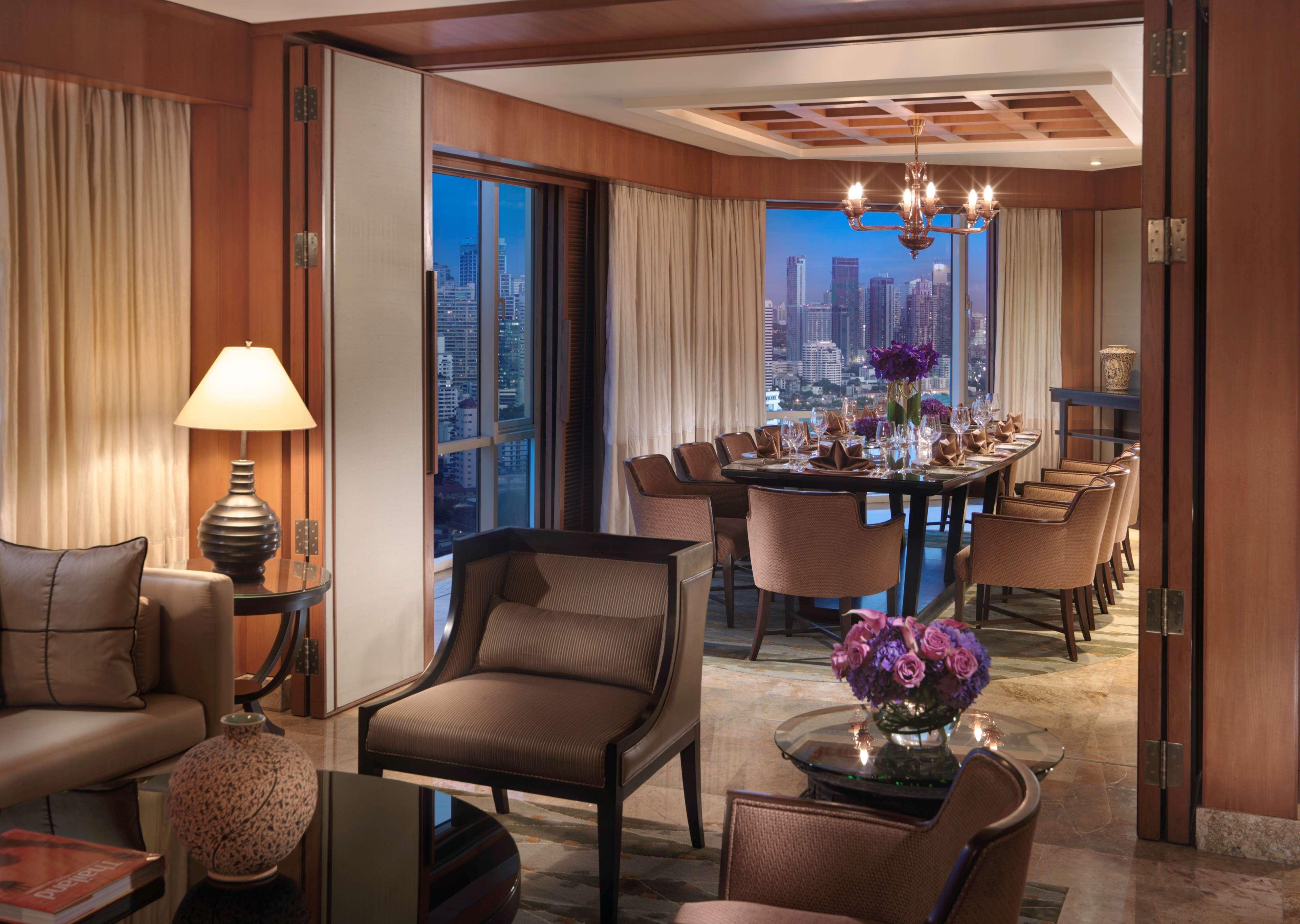 Hotel Conrad Bangkok Exterior foto A suite at the Mandarin Oriental, Bangkok