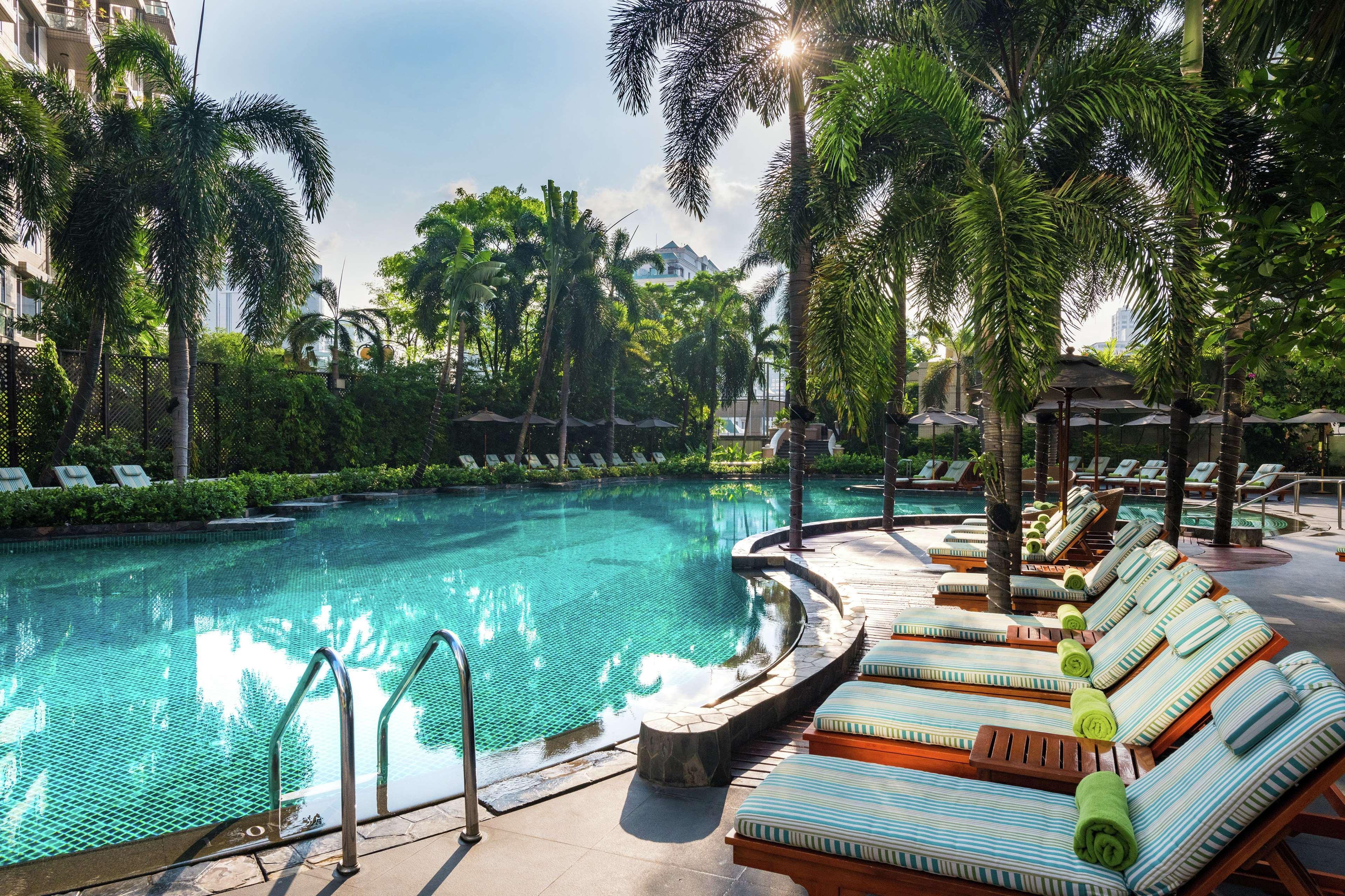 Hotel Conrad Bangkok Exterior foto The pool at the Taj Bengal