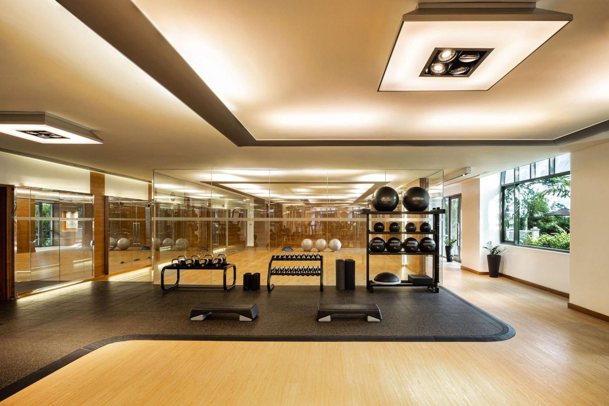 Hotel Conrad Bangkok Exterior foto The gym at the Mandarin Oriental, Munich